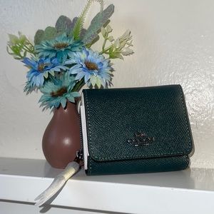AUTHENTIC Small COACH trifold wallet